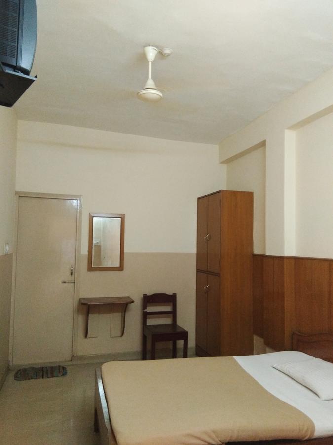 Veekay Tourist Home Bangalore Extérieur photo