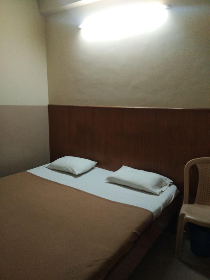 Veekay Tourist Home Bangalore Extérieur photo